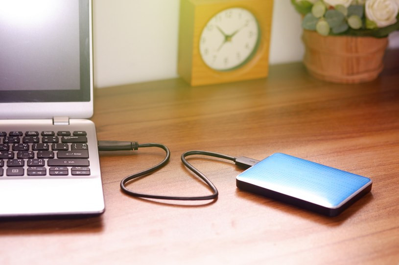 Laptop and Power Bank Ports: Connecting Devices with the Correct Cable